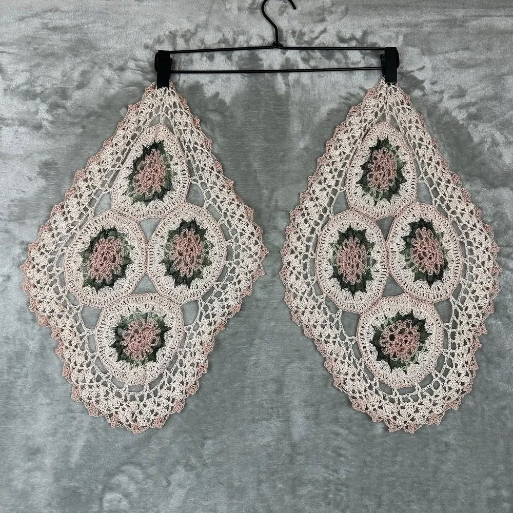 VTG Hand Crochet Doily Set 2 Lace 3D Raised Flowers Diamond 18